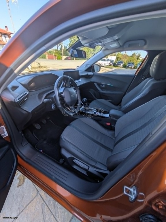 Peugeot 2008 1.2 PureTech Allure 2021 — φωτογραφία 10 από 14