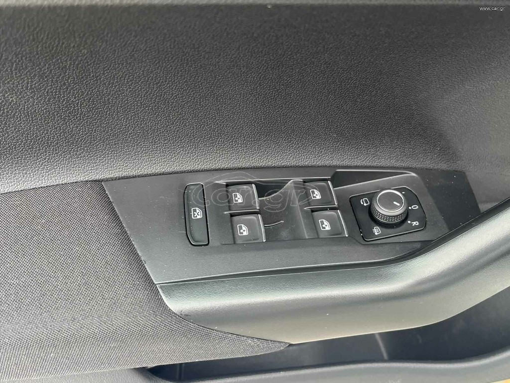 Volkswagen Taigo 1.0 TSI 08/2024 — φωτογραφία 11 από 17